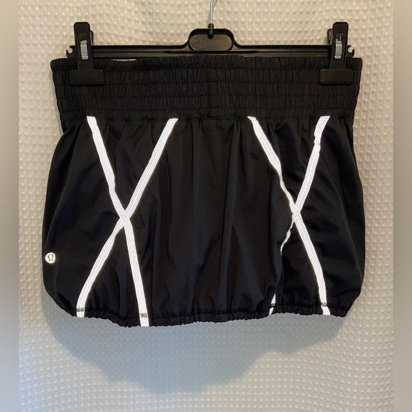 Women’s LULULEMON ATHLETICA Light Up skort size 6 - Picture 13 of 16